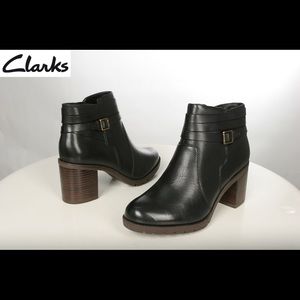 NWT Clarks Malvet Maria Heeled Booties in Size 9